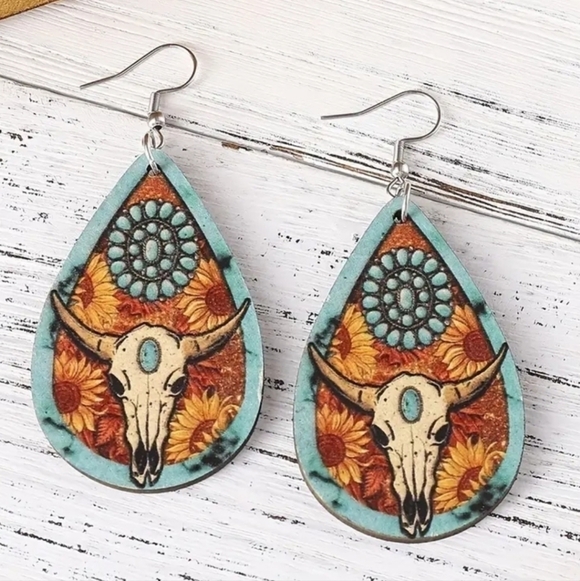 Jewelry - Western Vintage Style Wood Cow Head Print Dangle Earrings